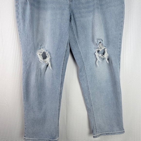 Women Old Navy Mid-Rise Boyfriend Distressed Jeans Light Wash Cosmos Size 20 - Picture 10 of 10